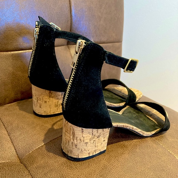 Shoes - Black heeled sandals